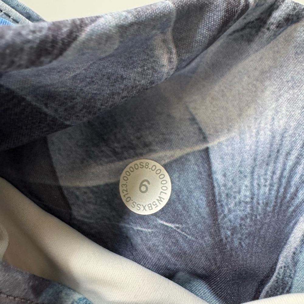 Lululemon High-Rise Printed Leggings – Size 6 - Picture 3 of 7